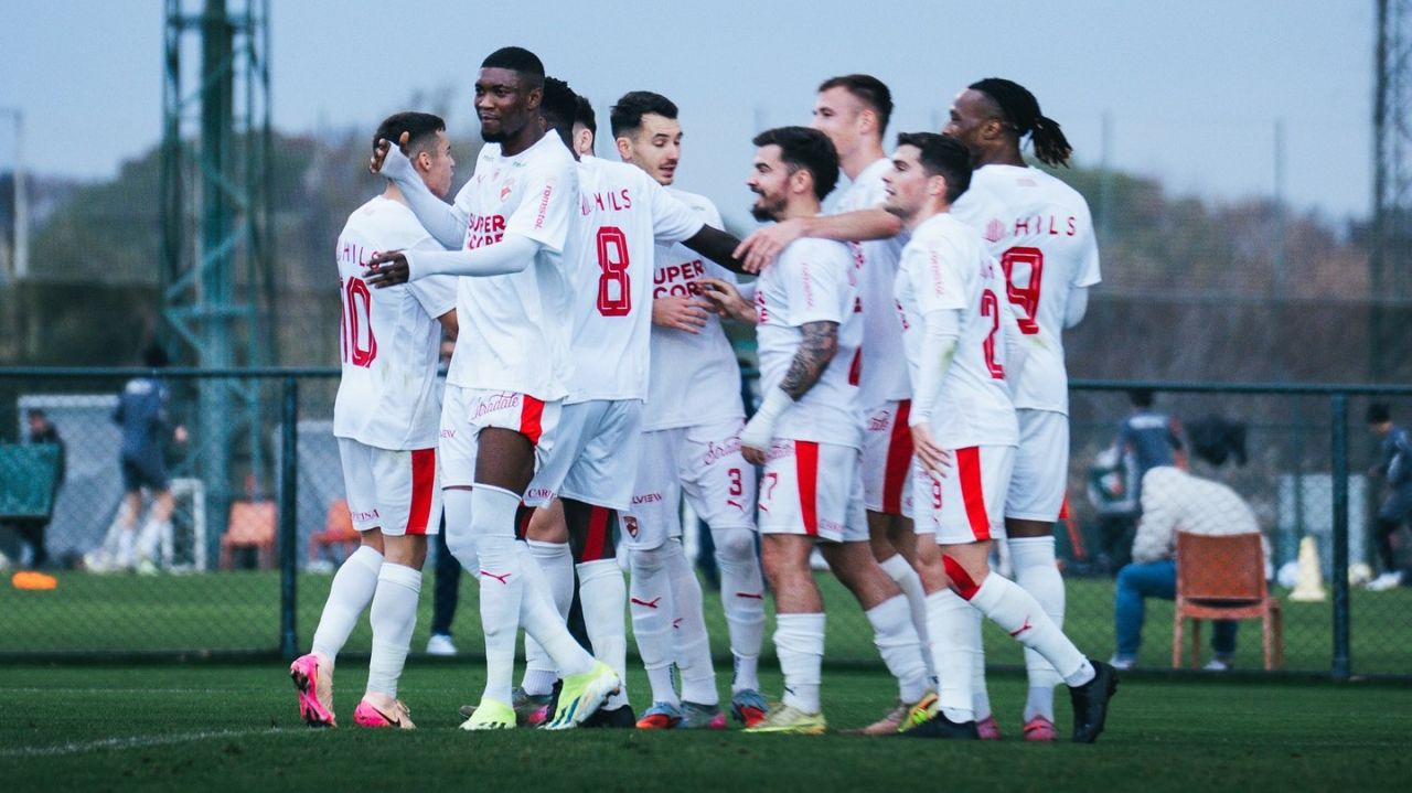 Dinamo înfruntă Gangwon FC în ultimul test de pregătire din Antalya.