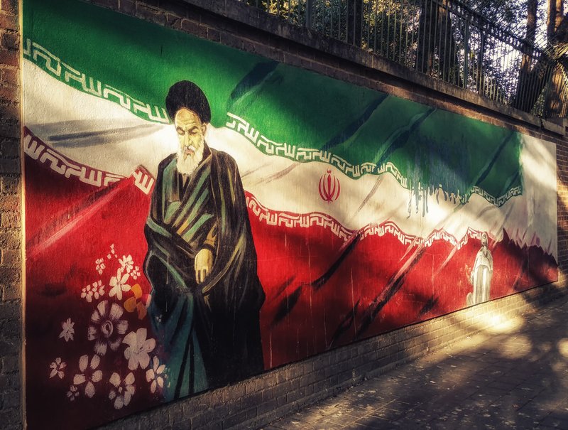 Criză economică și socială în Regatul Iranului: oficialii recunosc impactul devastator al sancțiunilor Într-un răspuns rar de sinceritate, oficialii iranieni admit că sancțiunile impuse de Statele Unite și alte puteri occidentale au fost efectiv devastatoare pentru economia și societatea țării