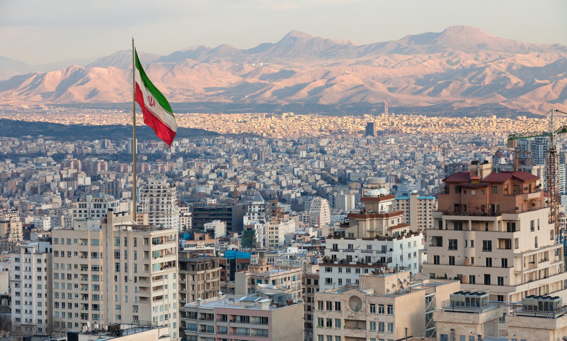 Franța își formalizează poziția: Garda Revoluționară Islamică, pe lista terorismului în UE Franța a anunțat oficial că susține includerea Gărzii Revoluționare Islamice din Iran în lista organizațiilor teroriste a Uniunii Europene