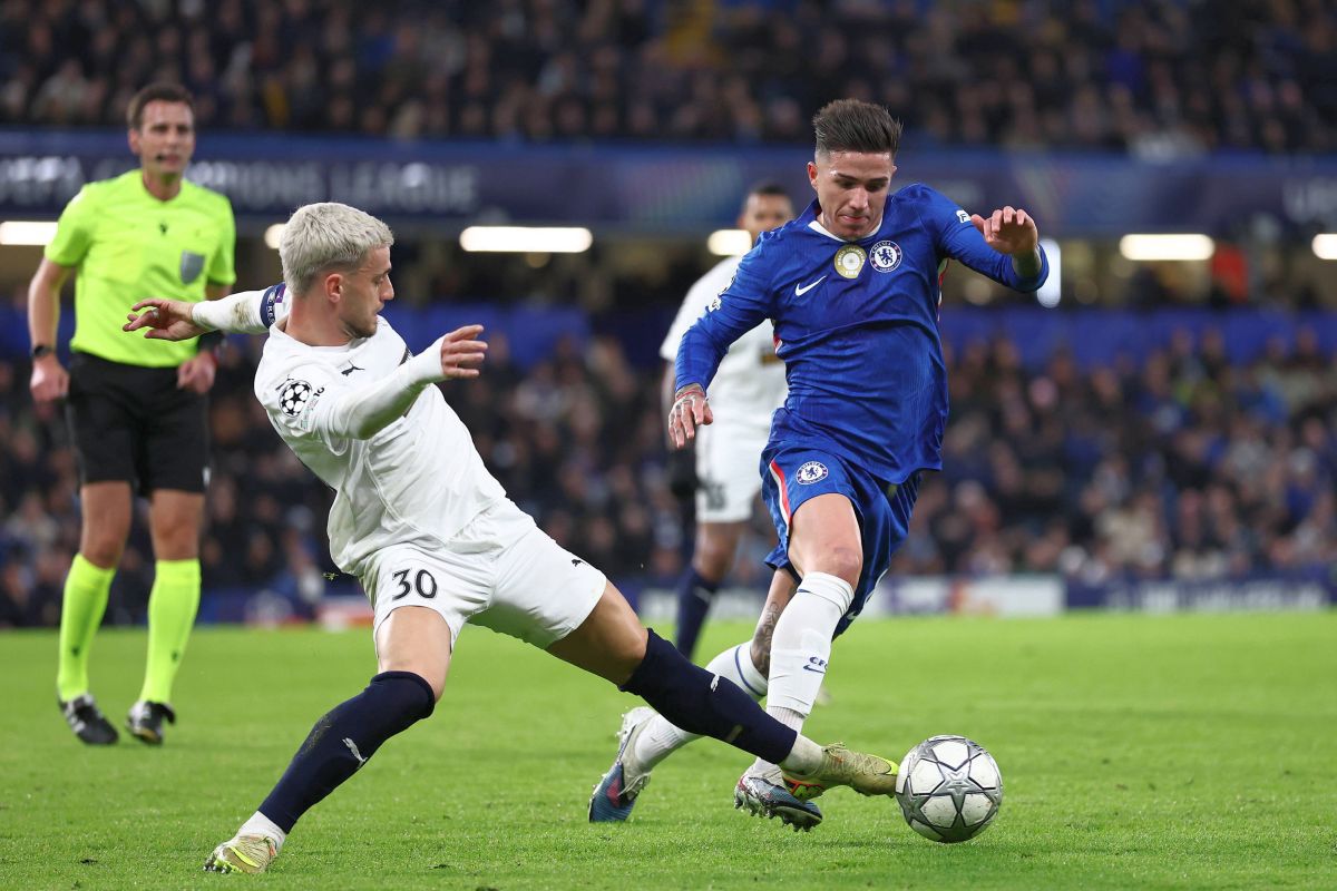 Liverpool își consolidează poziția în Liga Campionilor cu o victorie clară Etapa a șaptea a grupei de Liga Campionilor a adus o victorie convingătoare pentru Liverpool, care a învins Olympique Marseille cu 3-0, demonstrându-și astfel statutul de favorit