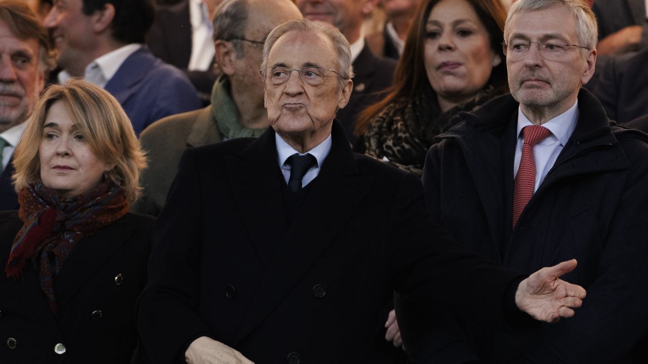 Florentino Perez, cu cuvântul final la Real Madrid: o întâlnire determinantă cu starurile echipei Florentino Perez, președintele cotat de 78 de ani al clubului Real Madrid, a simțit nevoia unei intervenții directe în viața internă a echipei