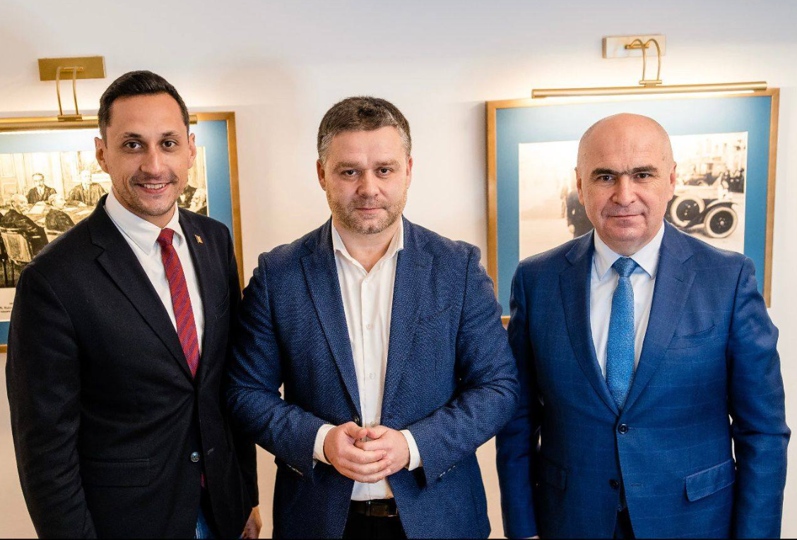 Vlad Gheorghe, fost europarlamentar și candidatul independent la Primăria Capitalei, a fost recent numit consilier onorific al prim-ministrului Ilie Bolojan, o decizie surprinzătoare pentru scena politică din România