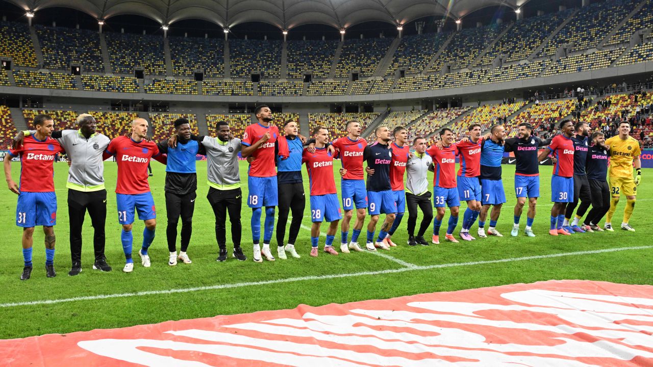 Spectacol de neuitat la Cupa Africii pe Națiuni: Meci care a pus la incercare inimile fanilor! Într-un meci captivant din cadrul Cupei Africii pe Națiuni, disputat pe o căldură insuportabilă, echipele naționale ale Nigeria și Algeriei au oferit o confruntare dramatică, plină de intensitate și momente electrizante