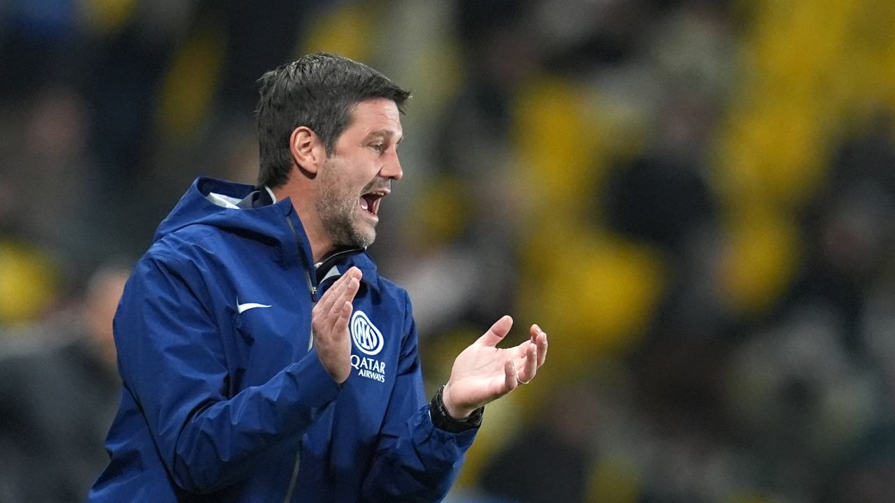 Duel cu mize mari pe „Giuseppe Meazza”: Inter întâlnește Napoli Cristi Chivu are ocazia să facă istorie în această seară, începând cu ora 21:45, când formația sa, Inter Milano, va înfrunta campioana en-titre, SSC Napoli