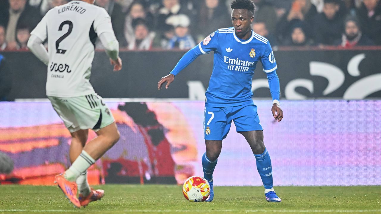 Surpriză uriașă în Cupa Regelui: Real Madrid, eliminată de Albacete Într-un meci spectaculos din optimile Cupei Regelui, Real Madrid a suferit o înfrângere surprinzătoare în fața echipei Albacete, scor 2-3