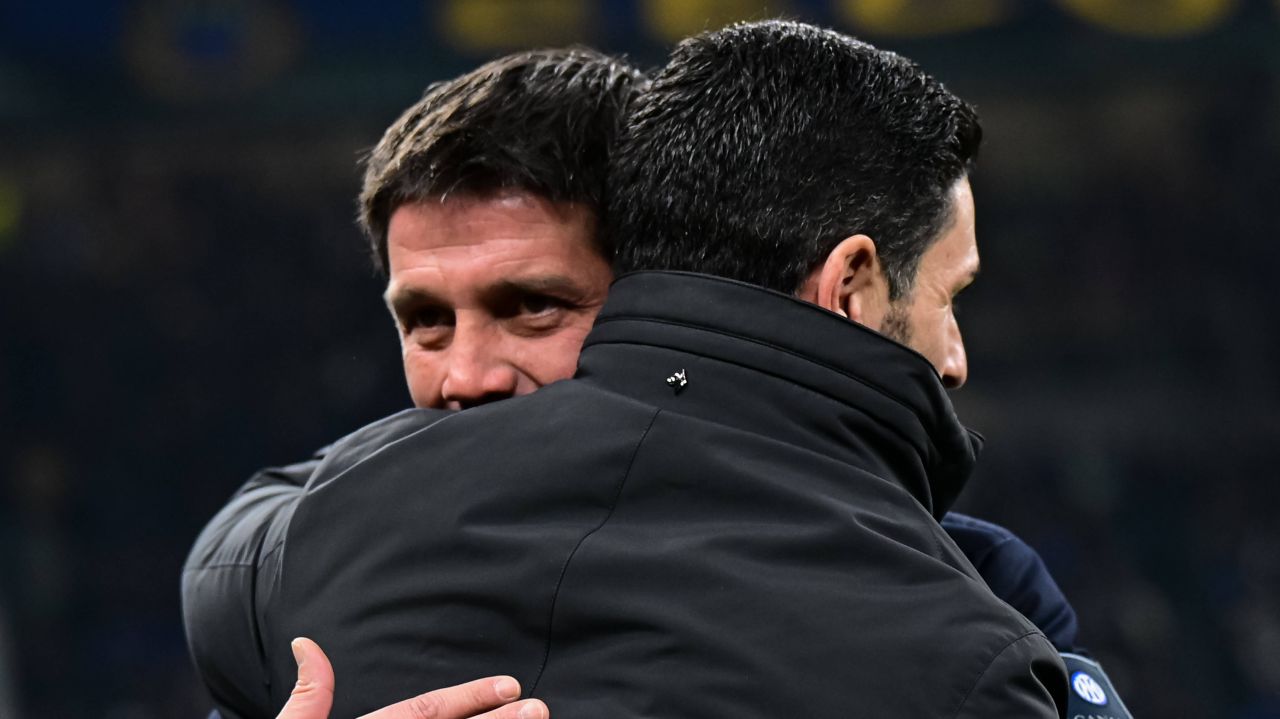 Inter Milano suferă o înfrângere dureroasă pe teren propriu contra lui Arsenal în Champions League Inter Milano, sub conducerea antrenorului român Cristi Chivu, a fost învinsă pe teren propriu, pe stadionul San Siro, în partida din faza grupelor Ligii Campionilor, cu scorul de 1-3 în fața echipei Arsenal