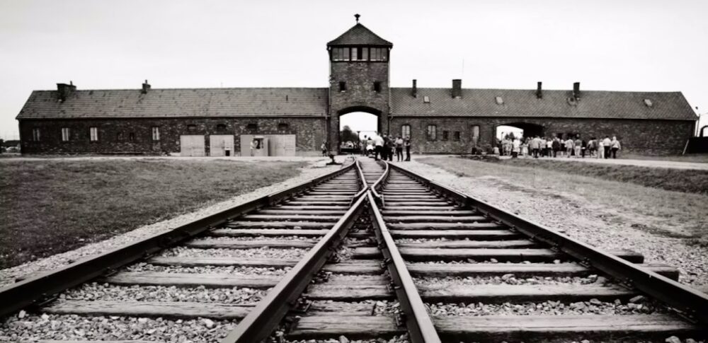 instagram-zdjecia-auschwitz-birkenau-1180x541-1-1000x485.jpg - ReactMedia