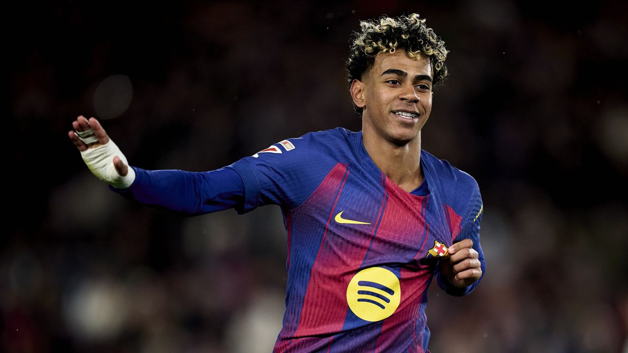 Barcelona învinge clar, acoperind Realul în clasament.