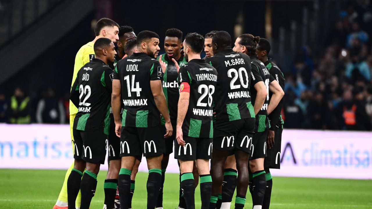 Eforturile Lensului pentru a Rămâne pe Val în Ligue 1 Sezonul ligii franceze a adus multe surprize, iar Lens continuă să fie o echipă de urmărit