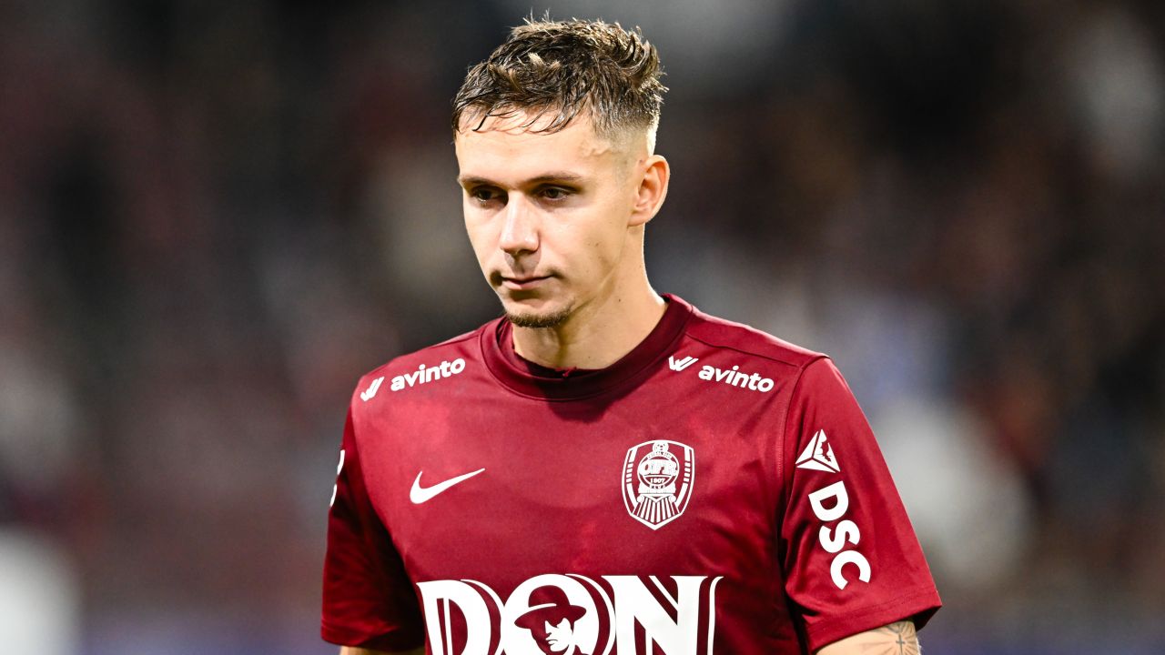 CFR Cluj se desparte de Louis Munteanu pentru o ofertă sub așteptări CFR Cluj, campioana din Liga 1, pare să fi pierdut contactul cu realitatea în ceea ce privește vânzarea atacantului său, Louis Munteanu
