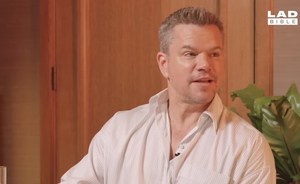 Celebrarea unei noi etape în colaborarea dintre doi dintre cei mai respectați actori de la Hollywood, Matt Damon și Ben Affleck, a adus în prim-plan discuții despre transformările industriei cinematografice, în contextul promovării noului lor film, „The Rip”, realizat pentru Netflix