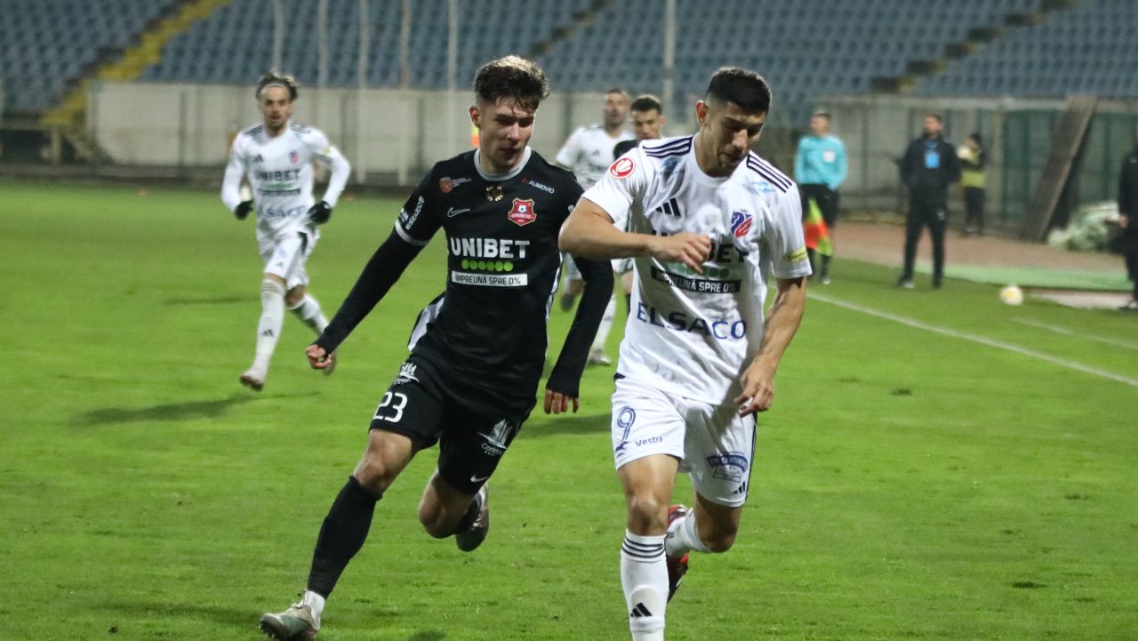 Superliga României: Continuă mișcările pe piața transferurilor în iarnă Pe fondul unei ierni agitate pe piața transferurilor, echipele din Superliga României își ajustează loturile în perspectiva reluării competeiției