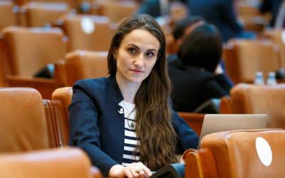 oana-toiu-usr-parlament-e1657040805130.jpg - ReactMedia