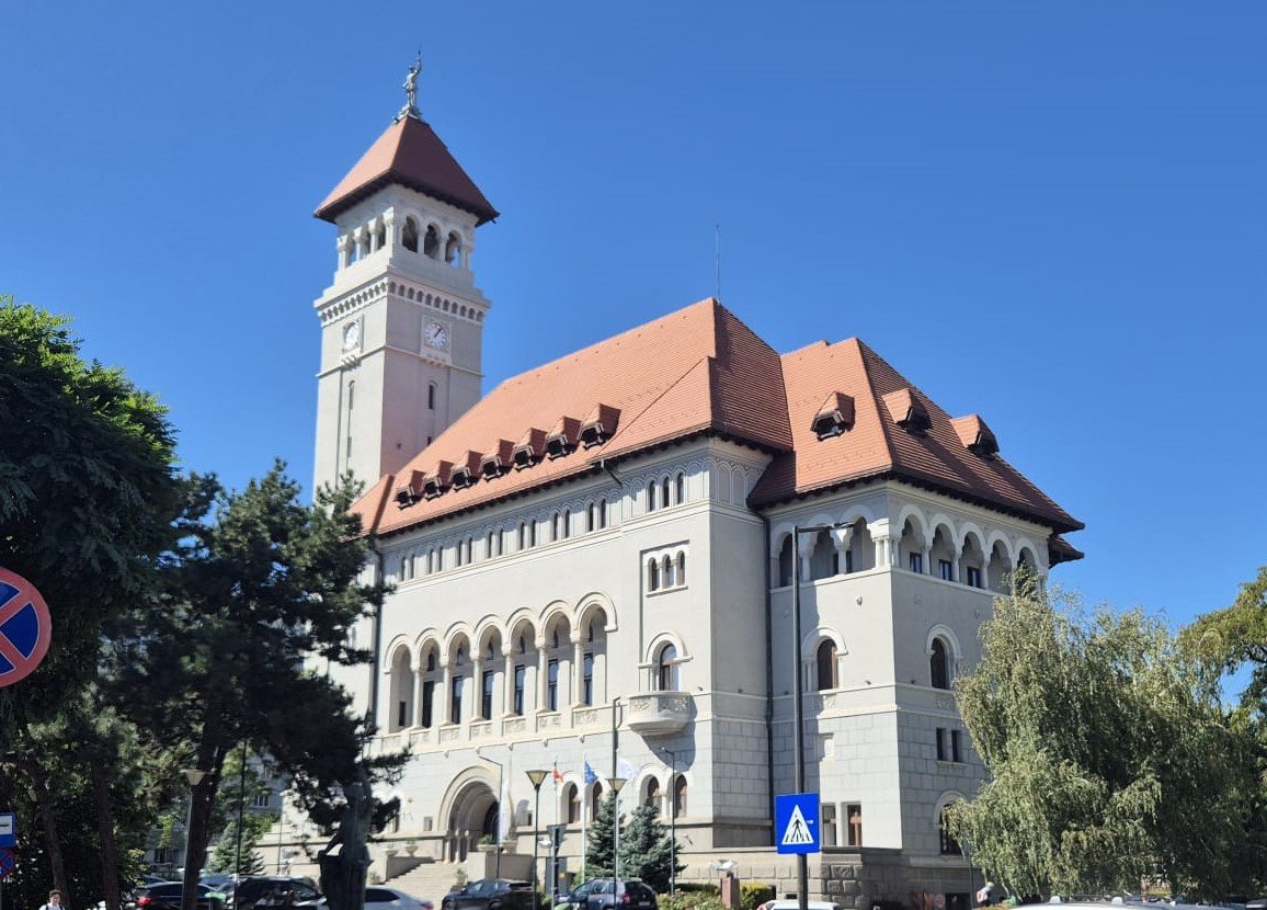 Primarul Sectorului 1, Clotilde Armand, se confruntă din nou cu probleme legate de gestionarea societăților în cadrul administrației locale