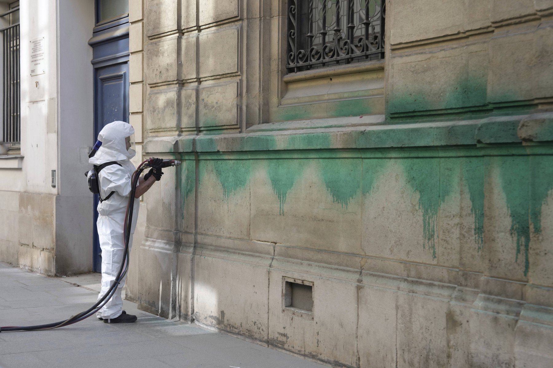 Lacune în raportarea incidentelor, un obstacol major în lupta împotriva antisemitismului în Europa Susținută de un raport recent al Agenției pentru Drepturi Fundamentale a Uniunii Europene (FRA), realitatea combaterii antisemitismului în Europa devine tot mai complicată din cauza discrepanțelor în modul de înregistrare și raportare a incidentelor