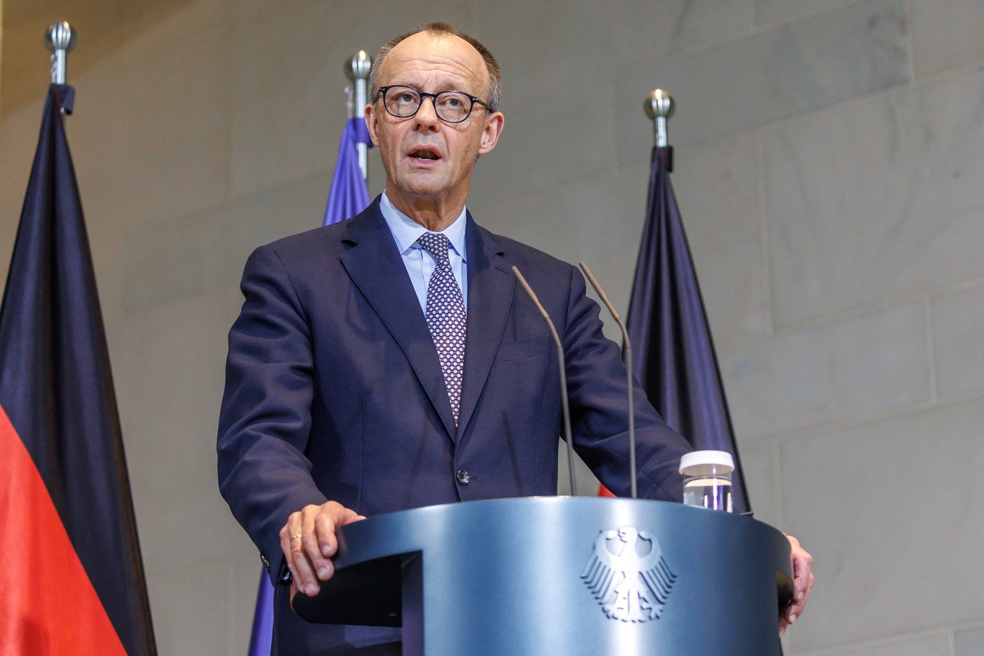 Fără menajamente, cancelarul german Friedrich Merz a avut o opinie dură despre liderul venezuelean Nicolas Maduro, afirmând sâmbătă că acesta „şi-a dus ţara la ruină”