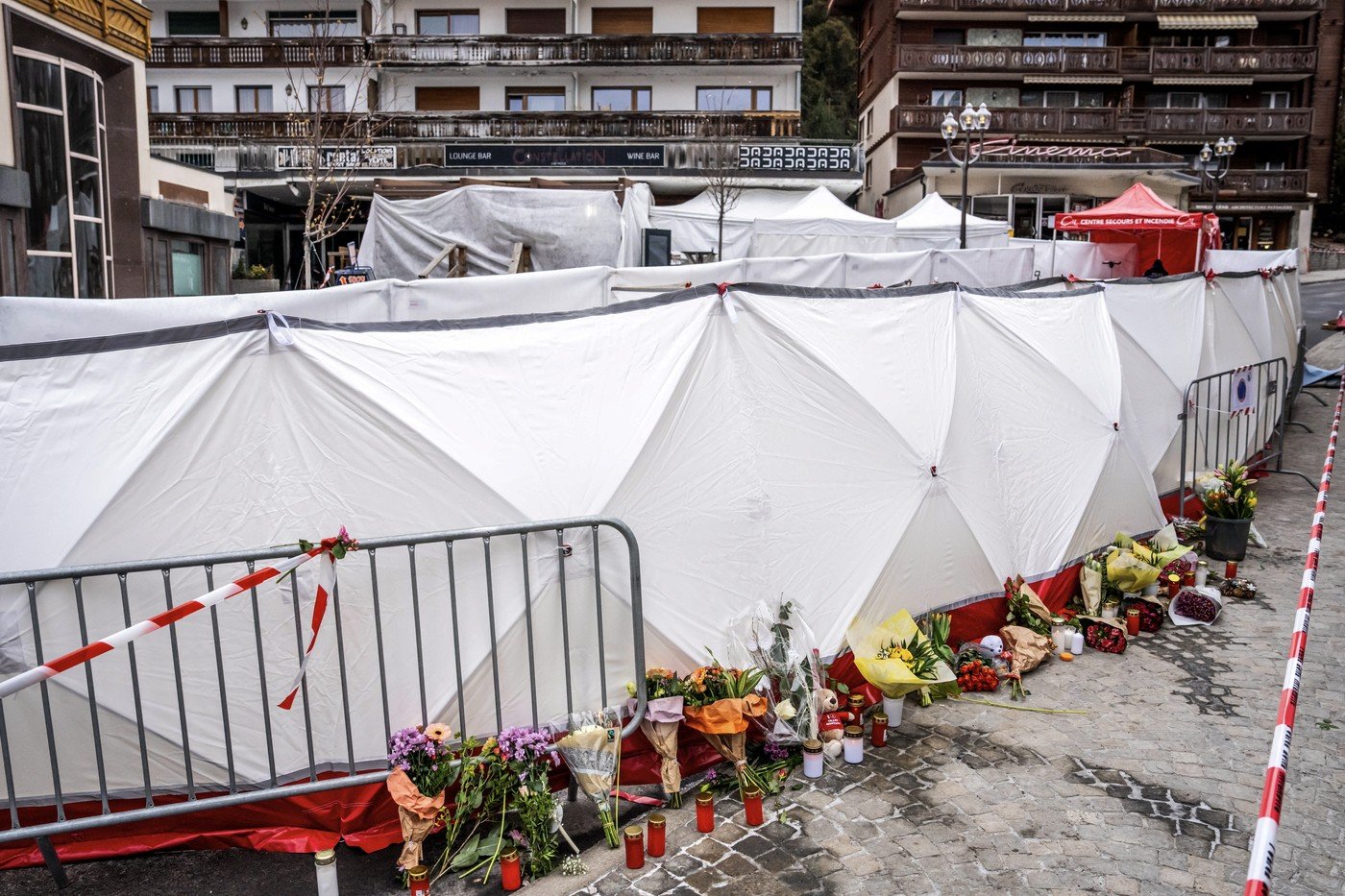 Incendiul devastator din Crans-Montana: Cauza tragediei confirmată de anchetatori Întreaga comunitate din Crans-Montana este în stare de șoc după tragedia care a avut loc în noaptea de Revelion, soldată cu moartea a cel puțin 40 de persoane și rănirea altor 119