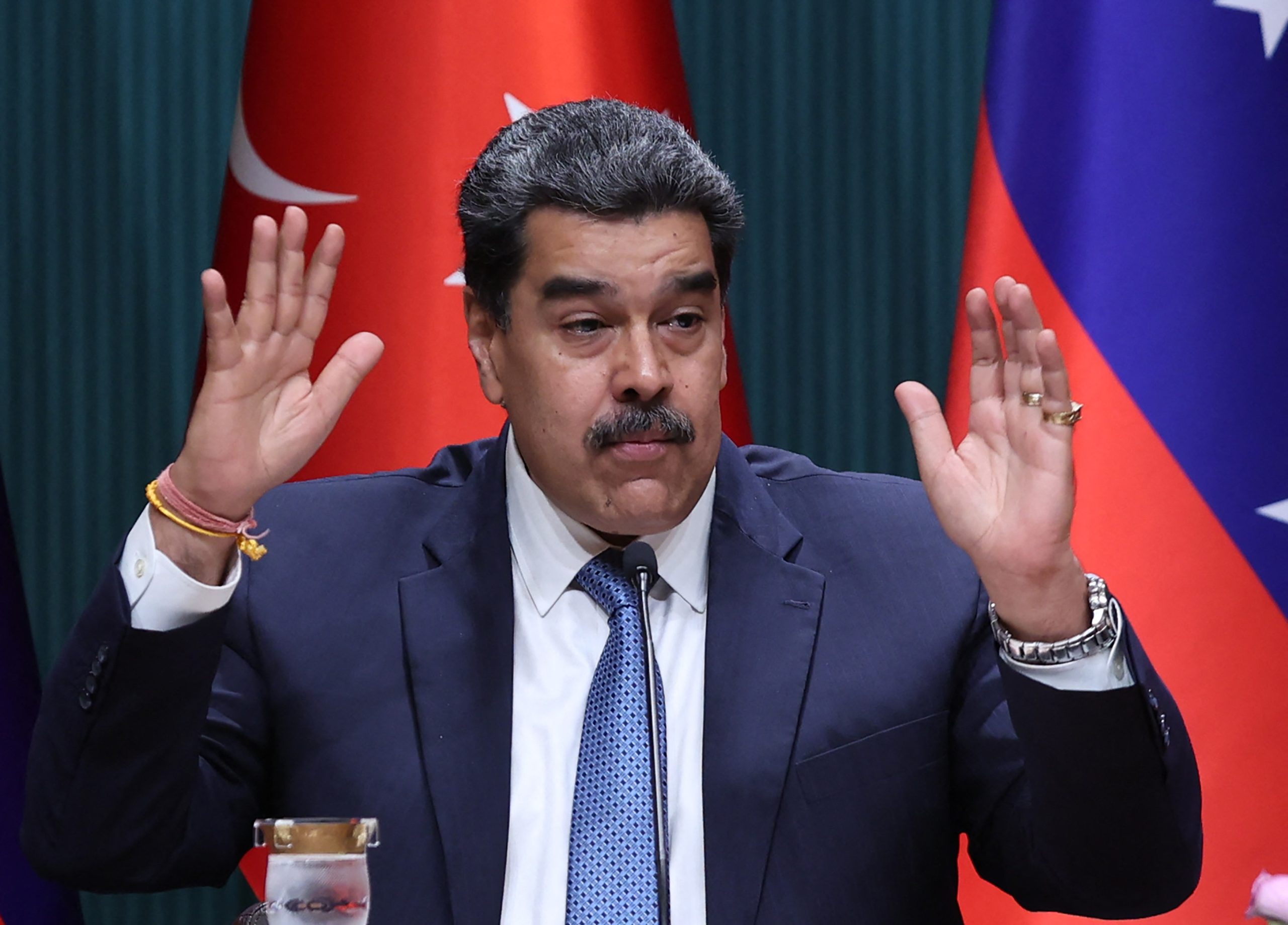 Nicolas Maduro, capturat de forțele speciale americane Președintele Venezuelei, Nicolas Maduro, a fost capturat sâmbătă dimineață în urma unei operațiuni coordonate de Statele Unite, anunță președintele american Donald Trump