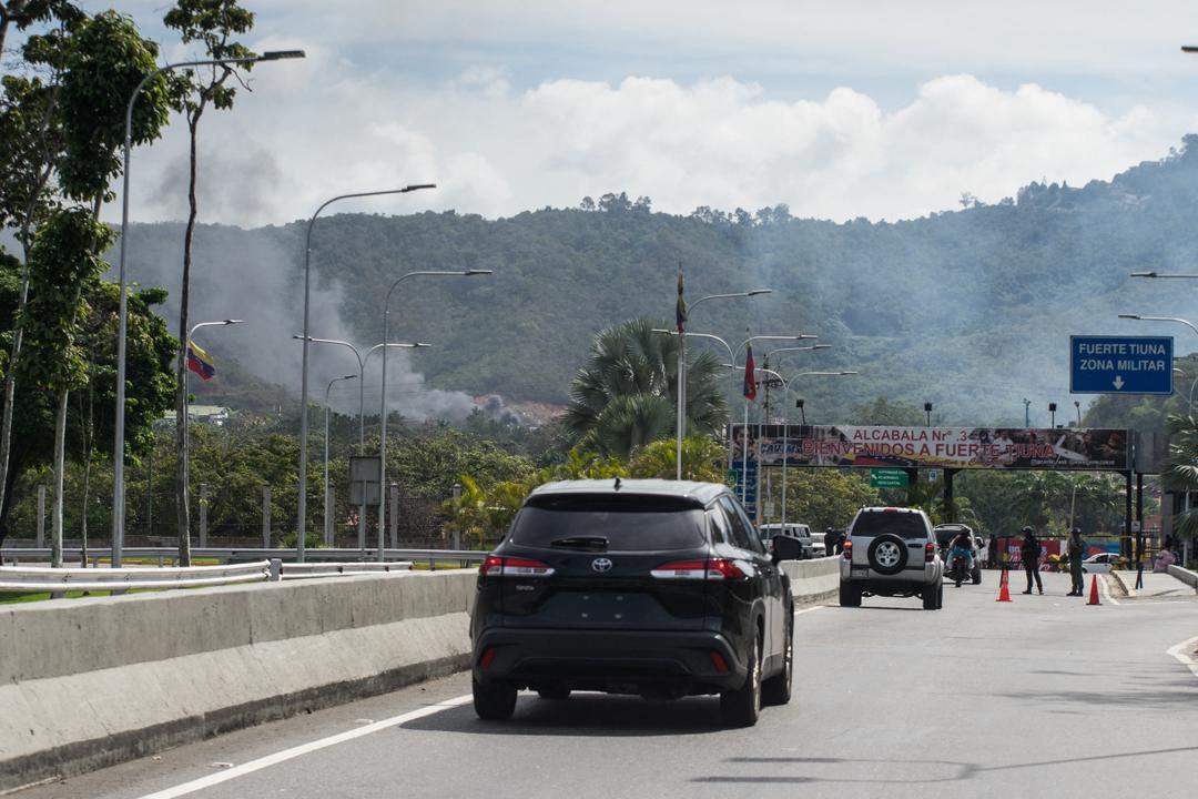 Venezuela, o țară deja zguduită de crize politice, economice și sociale, s-a trezit miercuri sub un nou val de știri incredibile, care păreau greu de realizat în condițiile actuale