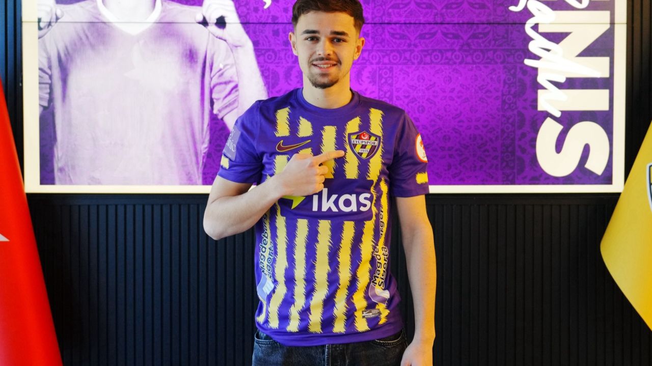 Radu și Rotariu, duel românesc în Türkiye Kupası Într-o săptămână încărcată de emoții pentru fotbalul românesc din străinătate, Denis Radu și Dorin Rotariu se pregătesc pentru un meci palpitant în cadrul Türkiye Kupası