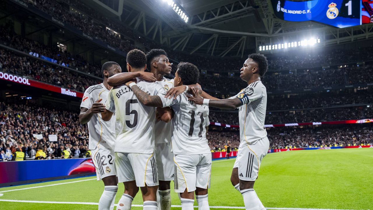 Oferte tentante pentru starul de la Real Madrid Cele mai prestigioase echipe de fotbal din Europa își îndreaptă atenția asupra unui star de la Real Madrid, iar speculațiile cu privire la un posibil transfer capătă din ce în ce mai multă amploare