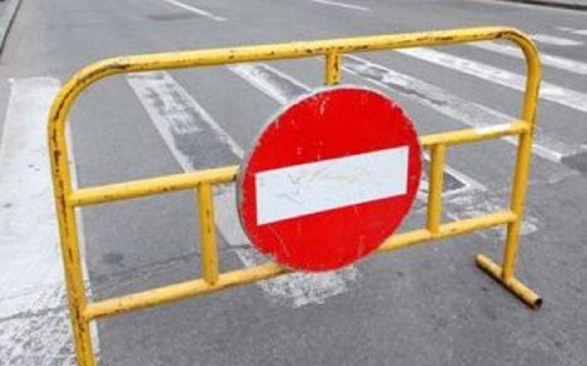 Traficul din Capitală, perturbat de lucrări și condiții meteo dificile, în contextul sezonului de iarnă Capitala se confruntă, în această perioadă, cu un peisaj rutier tensionat, influențat atât de lucrările complexe de infrastructură, cât și de temperaturile scăzute care transformă străzile în adevărate provocări pentru șoferi