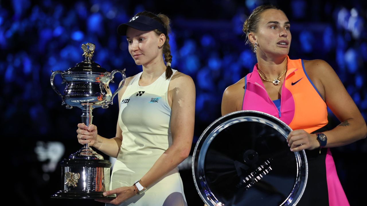 Rybakina își egalează soarta la Australian Open, înfruntându-se cu Sabalenka Kazaha Elena Rybakina s-a răzbunat în stil mare pe adversara sa, Aryna Sabalenka, într-un meci electrizant din sferturile de finală ale Australian Open 2024
