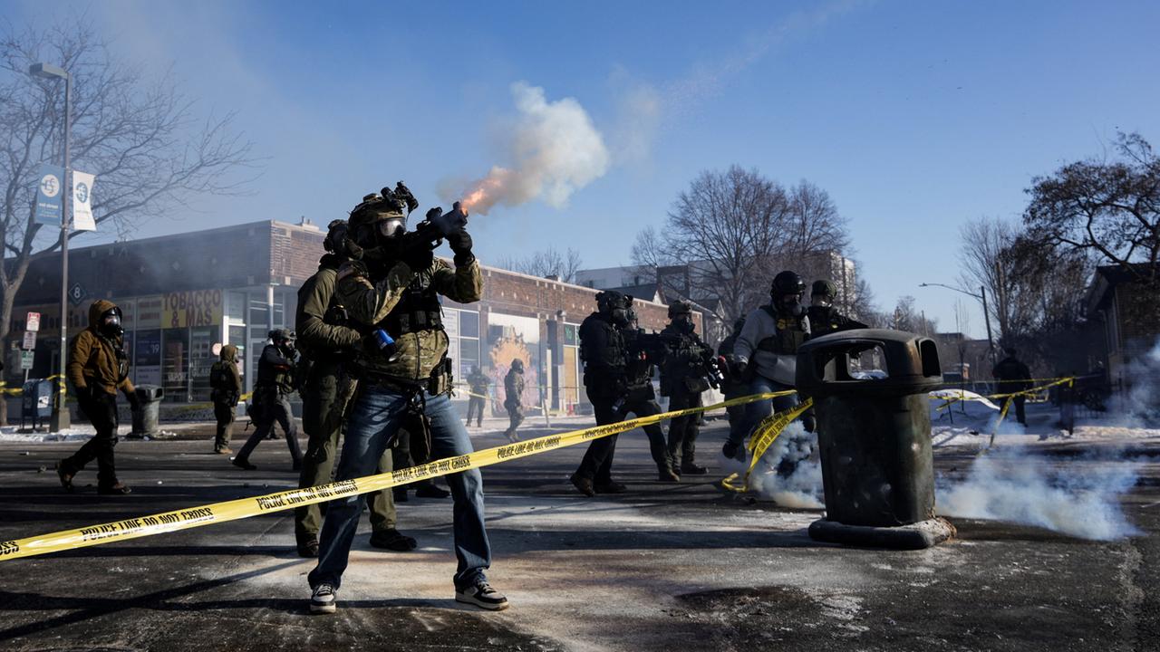 Schimb de focuri mortal în timpul intervenției ICE la Minneapolis