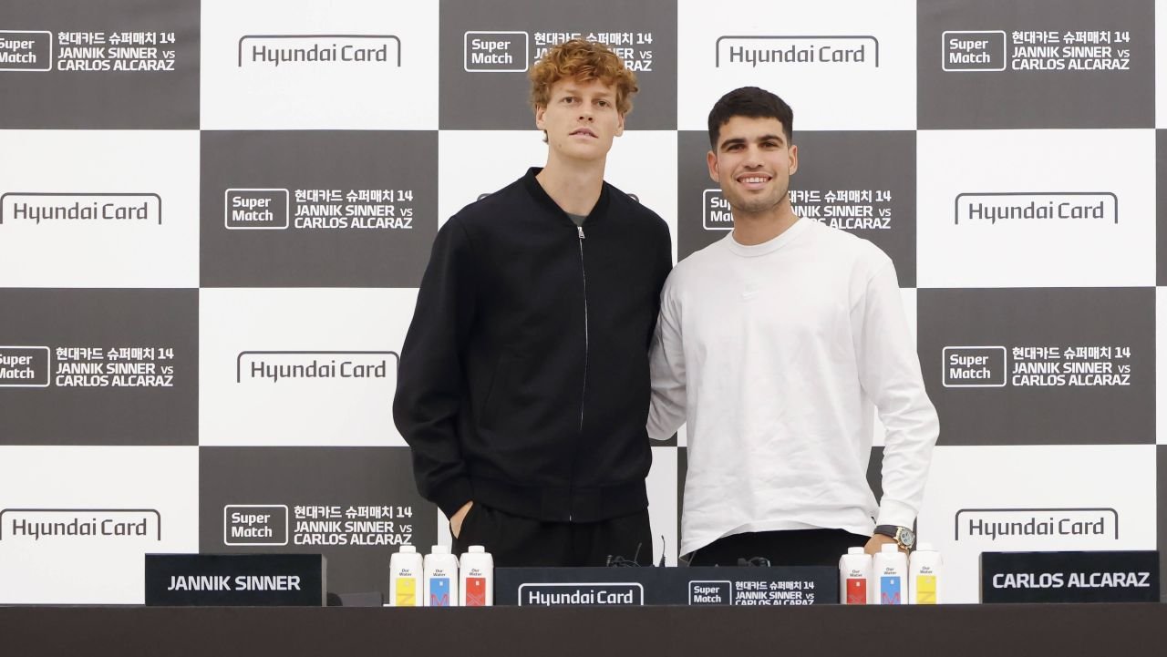 Alcaraz strălucește în Coreea de Sud: Victorie în fața lui Sinner într-un meci demonstrativ de excepție Carlos Alcaraz, tânărul star al tenisului spaniol, continuă să impresioneze prin talentul său în cadrul competițiilor internaționale