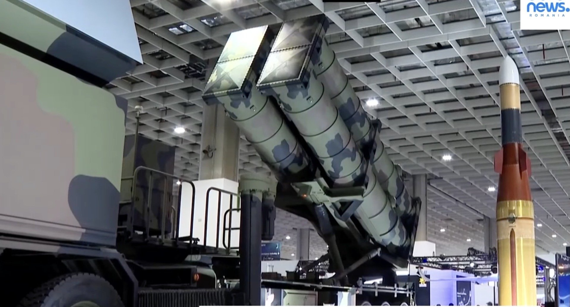 România însănătoșește capacitatea de apărare aeriană cu ajutorul tehnologiei avansate din Statele Unite Situația de securitate în regiunea Europei de Est devine tot mai complexă, iar România face pași importanți spre consolidarea sistemelor de apărare aeriană