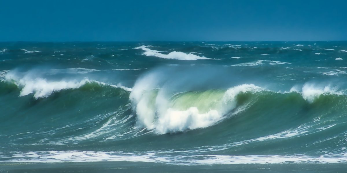 valuri-furtuna-uragan-ciclon-ocean.jpg - ReactMedia