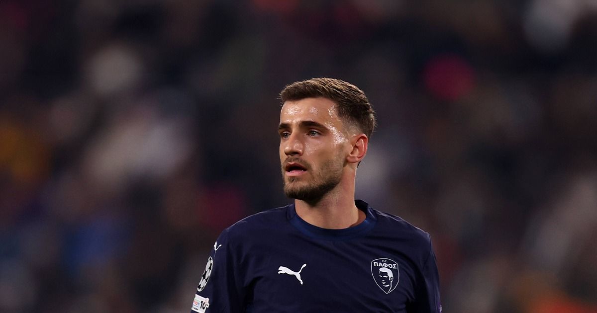 Pafos – Slavia Praga: Vlad Dragomir, gol superb în Champions League Vlad Dragomir, mijlocașul echipei naționale a României, a strălucit în seara de ieri, marcând un gol de excepție în partida Pafos – Slavia Praga, din Liga Campionilor