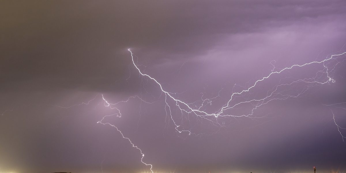 vreme-fulgere.jpg - ReactMedia