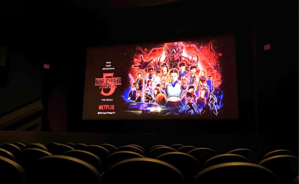 „Finalul ‘Stranger Things’ atrage 1,1 milioane de rezervări în teatre”
