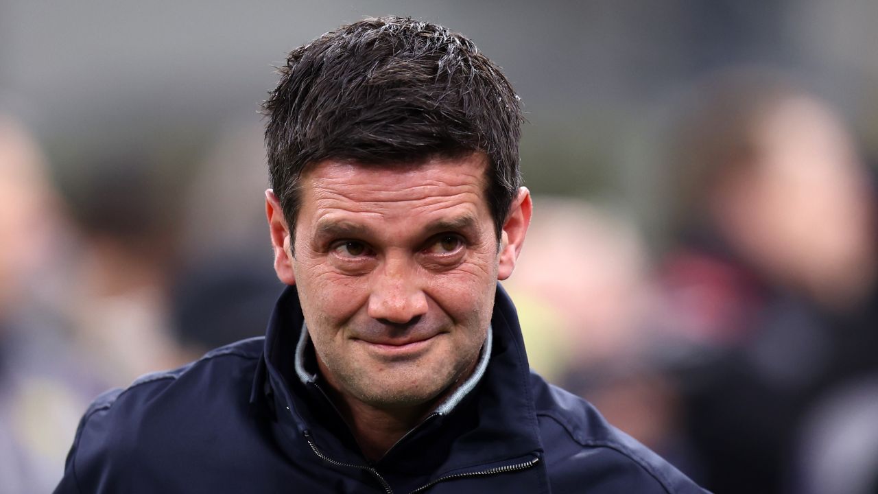 Antrenorul român, o revelație pe banca echipei finalistă a Ligii Campionilor Sub conducerea talentatului tehnician român, echipa finalistă a Ligii Campionilor din sezonul trecut a reușit să-și consolideze atât rezultatele pe teren, cât și performanțele financiare