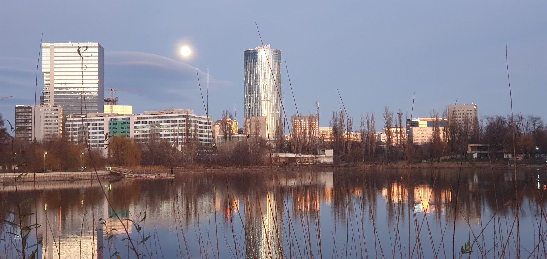 Piața de birouri din București a intrat în 2025 într-un proces de stagnare, marcând cel mai slab an din ultimii douăzeci, fără noi livrări de proiecte și cu o cerere în scădere considerabilă