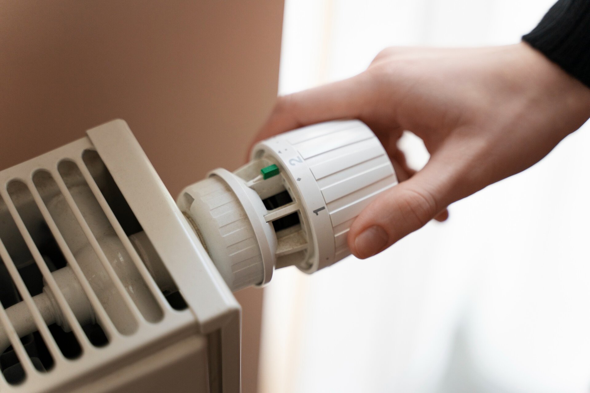 Sistemul de termoficare din București se află din nou sub presiune, iar situația afectează grav confortul locatarilor din mai multe zone ale Capitalei