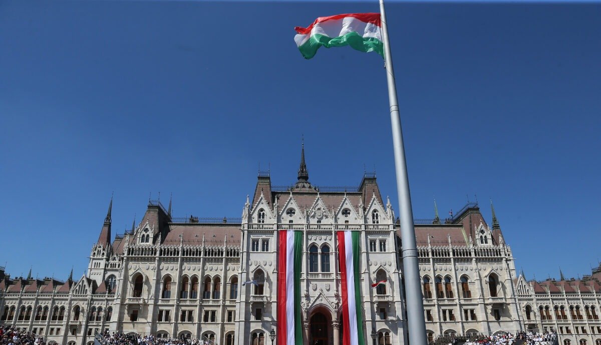 Ungaria în pragul unei noi crize electorale: opoziția propune eliminarea dreptului de vot pentru alegătorii cu dublă cetățenie aflați peste granițe Într-un moment în care scena politică maghiară devine tot mai tensionată, opoziția a făcut un anunț cu impact major asupra modului în care sunt organizate alegerile în această țară