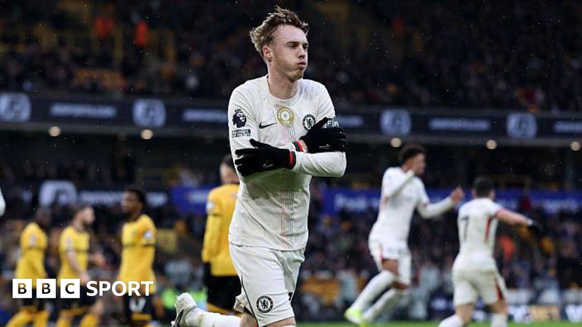 Cole Palmer, Steaua Chelsea în Victoria cu Wolves Cole Palmer a strălucit pe teren în meciul disputat sâmbătă, având o evoluție de excepție în victoria echipei Chelsea, care a învins cu 3-1 pe Wolverhampton, ultima clasată în Premier League