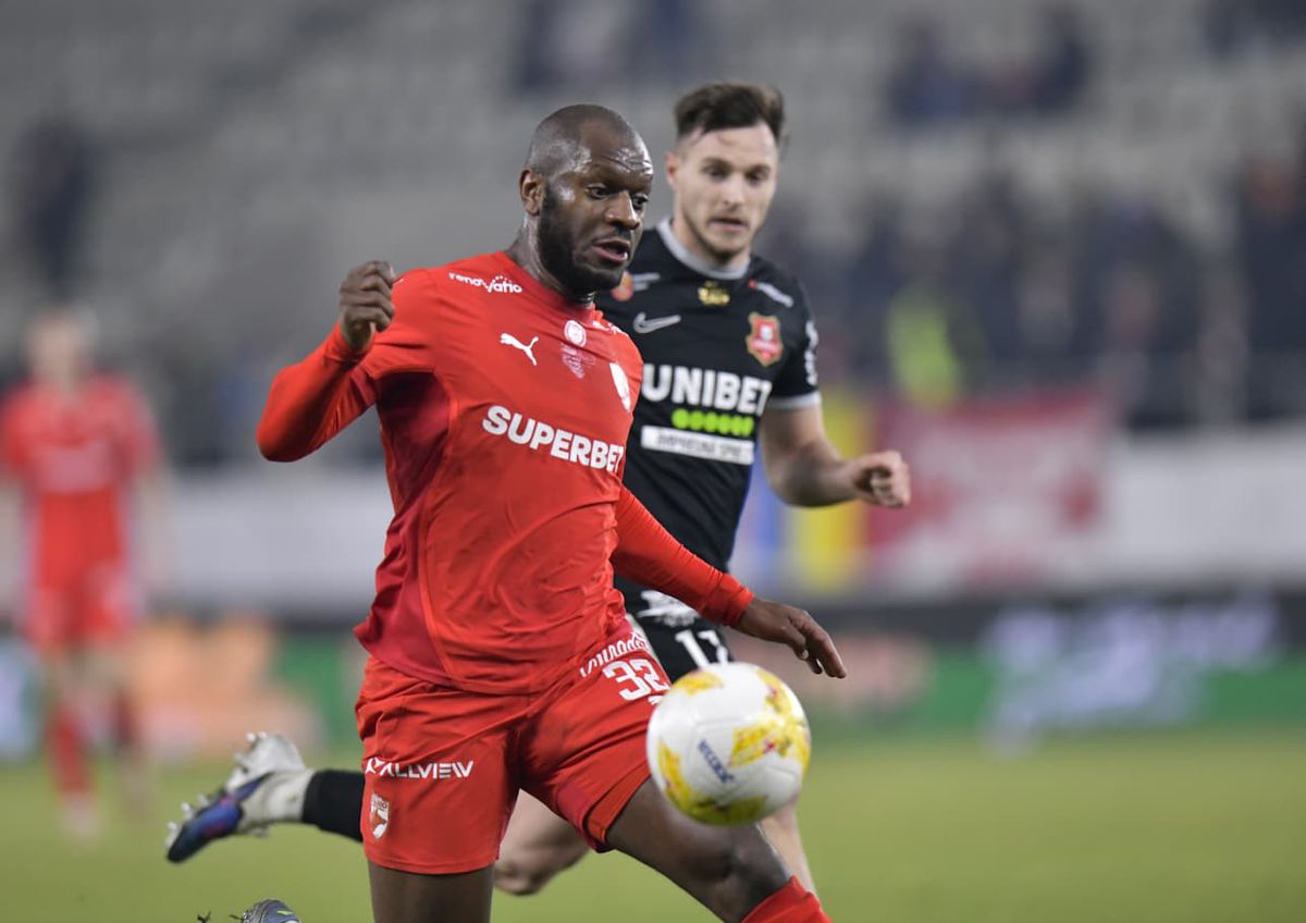 Dinamo și Hermannstadt, duel crucial în runda #3 a Cupei României: Dinamo în căutarea unei victorii Meciul dintre Dinamo București și Hermannstadt Sibiu se desfășoară în aceste momente pe stadionul „Arcul de Triumf”, având un impact semnificativ asupra parcursului ambelor echipe în Cupa României