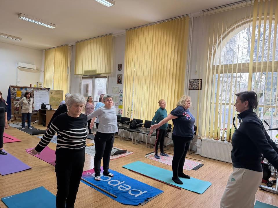 Programe gratuite de kinetoterapie și activități recreative pentru seniorii din Sector 2, București Primăria Sectorului 2 continuă eforturile de sprijin pentru comunitatea vârstnicilor, prin derularea unor programe gratuite menite să îmbunătățească calitatea vieții seniorilor din zonă