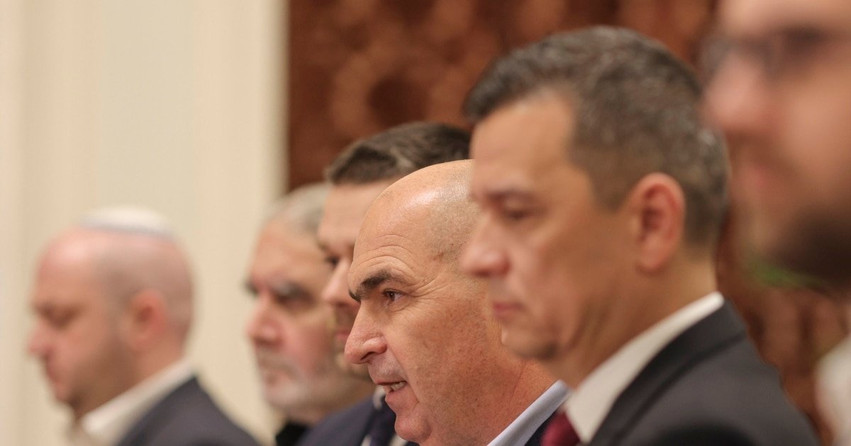 Reforma administrației centrale și locale, împreună cu un pachet de relansare economică, urmează să fie adoptate prin Ordonanță de Urgență a Guvernului, a anunțat luni purtătoarea de cuvânt a Executivului, Ioana Dogioiu