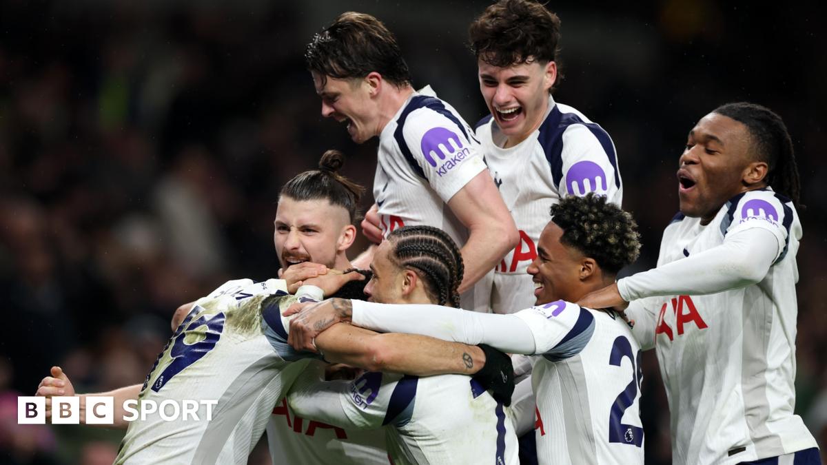 Manchester City și Tottenham se duelează în Premier League: O confruntare antrenată pe terenul din Etihad Manchester City a reușit să se impună în fața lui Tottenham Hotspur cu un rezultat de 3-1, într-un meci captivant ce s-a desfășurat pe stadionul Etihad