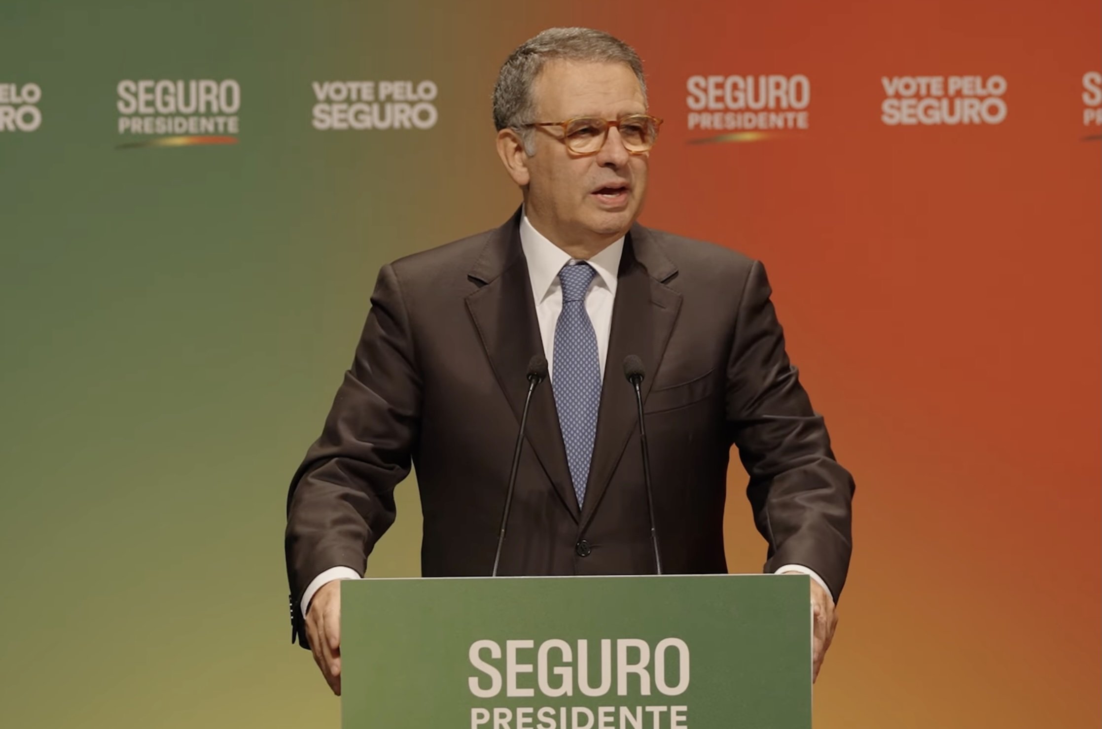 Portugalăii își aleg astăzi noul președinte, într-un scrutin tensionat și afectat de evenimente meteorologice extrem de intense Duminică dimineață, Portugal a deschis cabinele de vot pentru al doilea tur al alegerilor prezidențiale, într-un context de tensiune și incertitudine politică