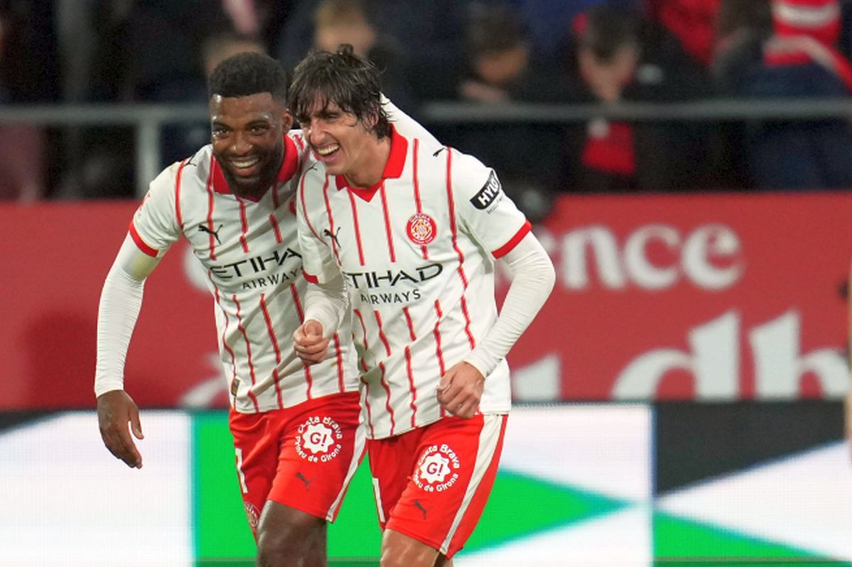 Barcelona pierde în fața Gironei și cedează locul de lider Barcelona a suferit o înfrângere surprinzătoare pe terenul celor de la Girona, scor 1-2, în etapa a 24-a din La Liga, pierzând astfel oportunitatea de a redeveni lider al competiției