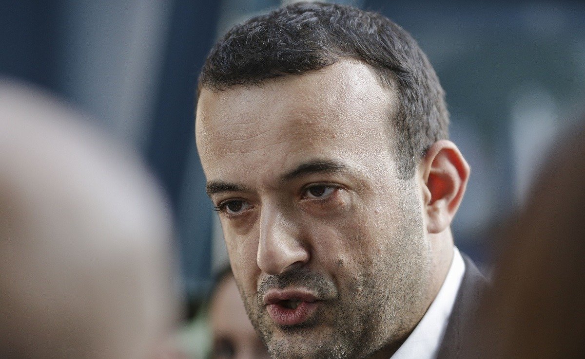 Controversat, dar eligibil: Bogdan Mateescu își face oficial apariția în cursa pentru conducerea Curții de Apel Pitești Judecătorul Bogdan Mateescu, unul dintre cei mai disputati magistrați ai sistemului judiciar românesc, a fost admis recent de către Consiliul Superior al Magistraturii (CSM) pentru a participa la concursul pentru ocuparea funcției de președinte al Curții de Apel Pitești