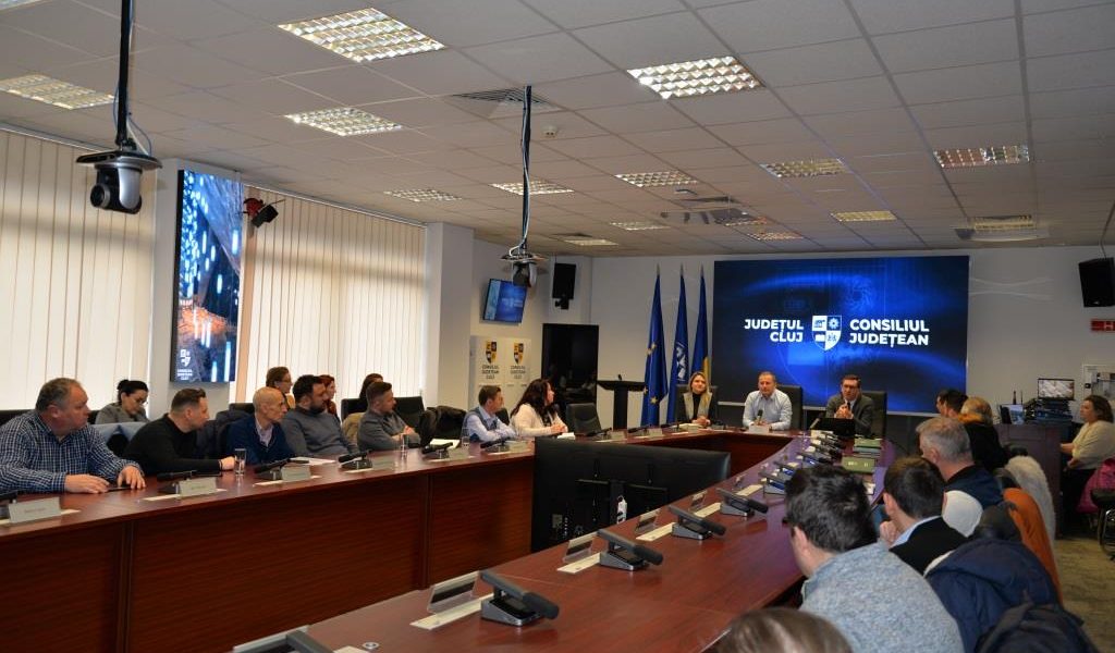 Consiliul-Judetean-Cluj-vicepresedinte-Radu-Ratiu-intalnire-cu-primari.jpg - ReactMedia