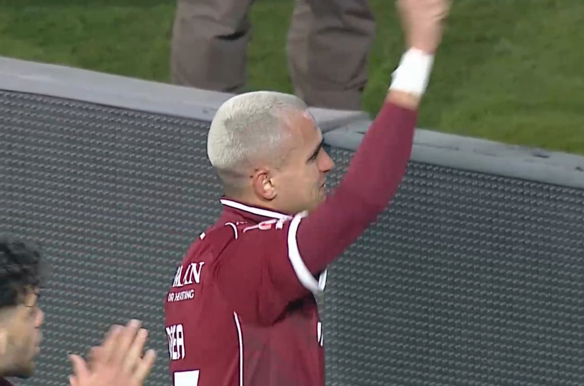 Cristian Manea, moment emoționant după victoria Rapidului în fața Hermannstadt După un meci intens și plin de emoții, Rapid București s-a impus cu 3-0 în fața echipei Hermannstadt, dar adevăratul spectacol a avut loc după fluierul final