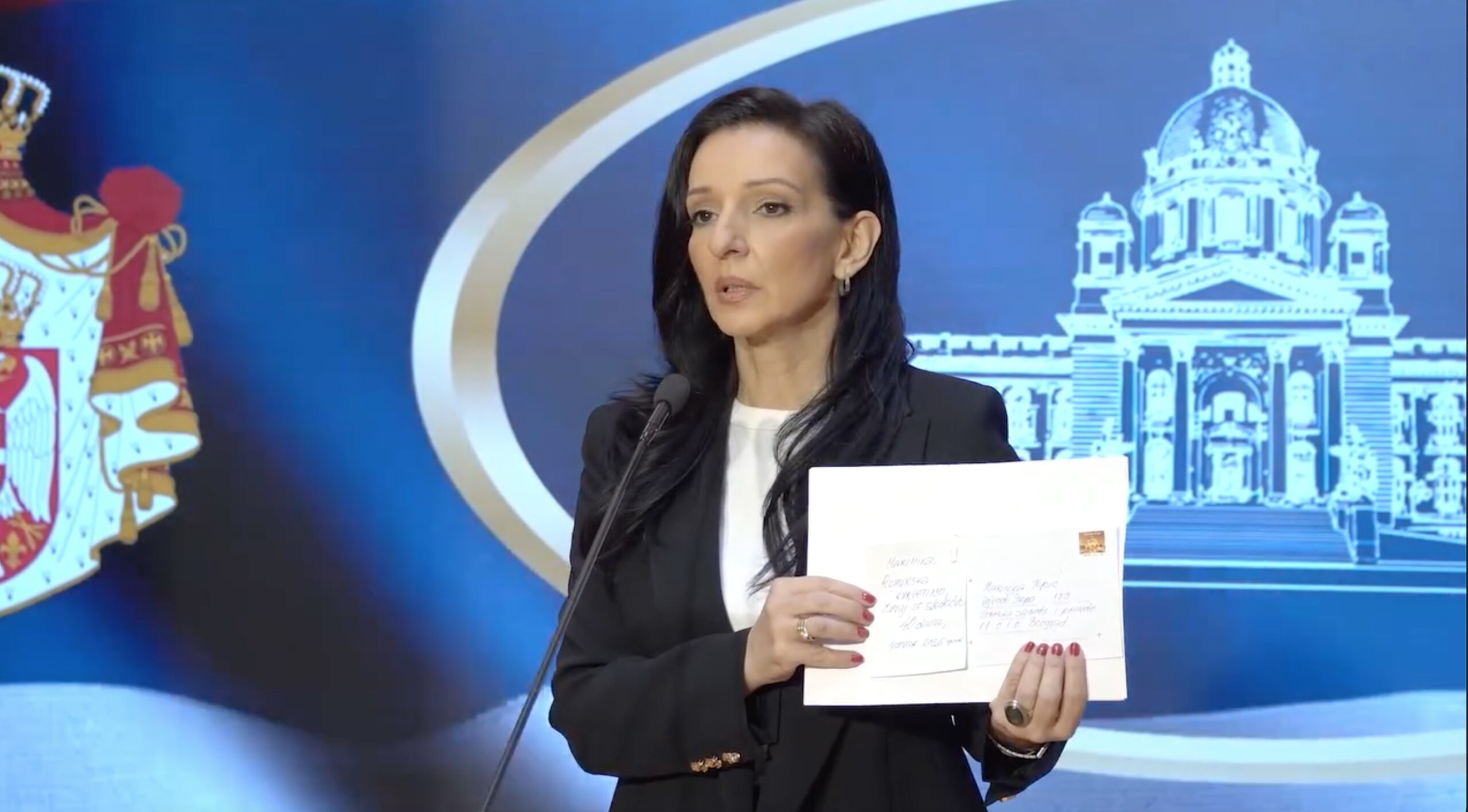 Deputata sârbă de opoziție, Marinika Tepic, de origine română, a primit amenințări cu moartea, ceea ce a generat preocupare atât în cercurile politice, cât și în comunitatea internațională