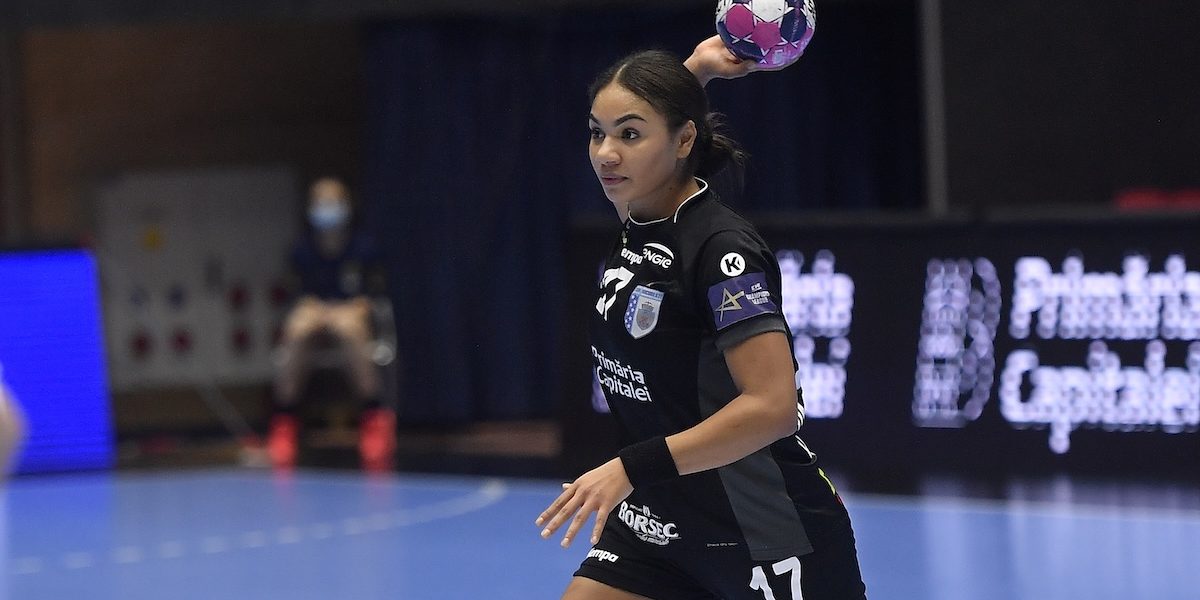 Elizabeth-Omoregie_INQUAM_Photos_Alex-Nicodim_.jpg - ReactMedia